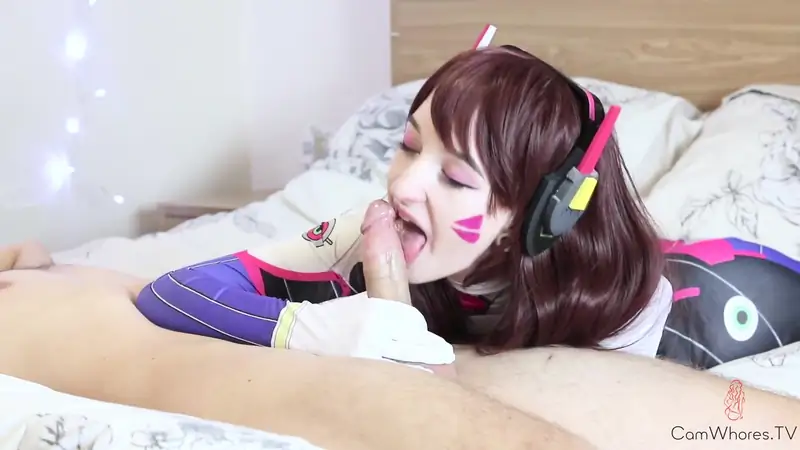 Persephone Pink gets a creamy surprise inside her while gaming