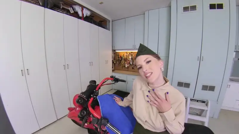 Watch this hot cosplay babe with a tight pussy take a cum load in 2D!