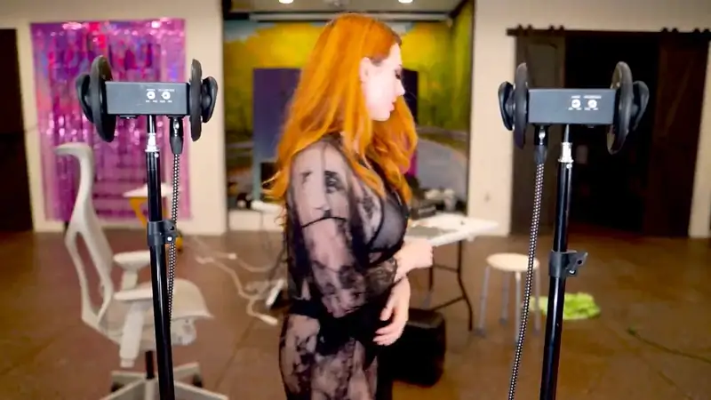 Watch Amouranth jerk off to you in ASMR Livestream video leaked!