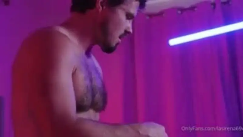 La Sirena69 caught on tape getting naughty with Netflix & chill