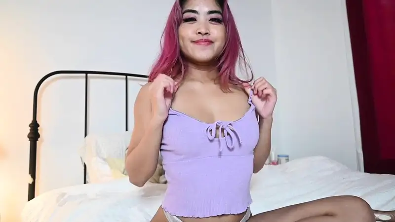 Asmaradana18 Masturbates Using A Glass Dildo