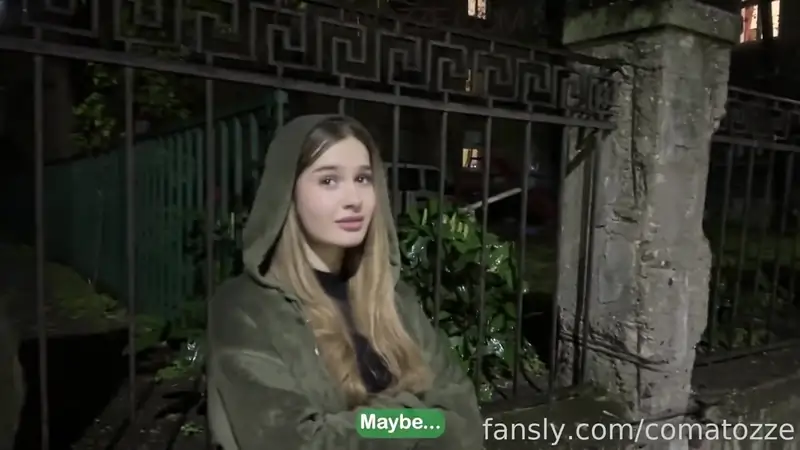 Busty Babe Comatozze Hooks Up With A Stranger