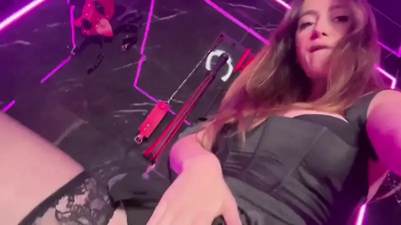 Hellomoonli Gets Banged After Pole Dancing