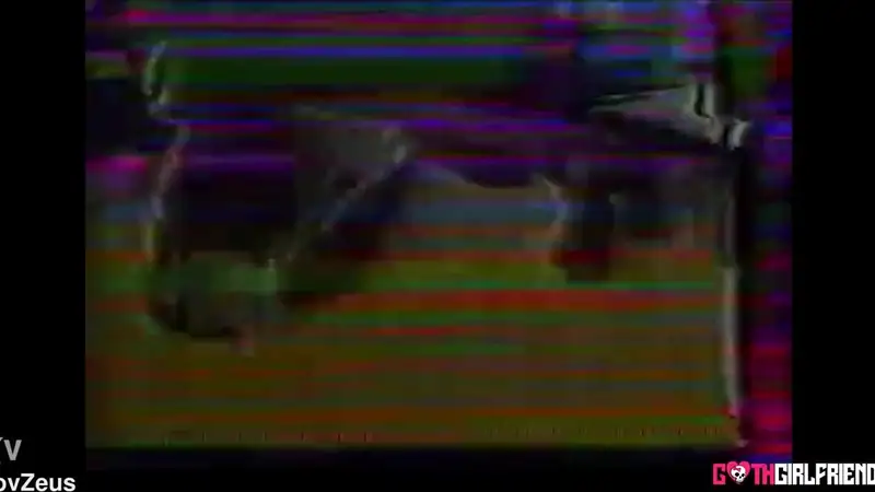 Juniper Ren Goth GF Loves Foor Fetish And Gets Couch Sex With Facial