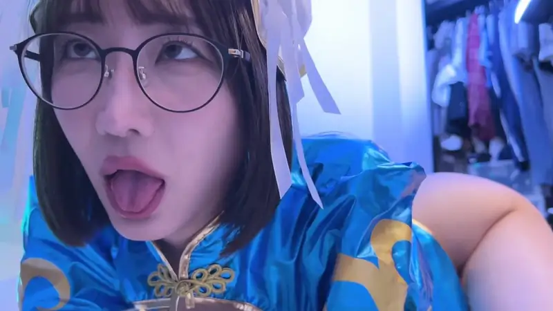 Yunadoll's Cameraman Fucks Her Pussy As Chun Li