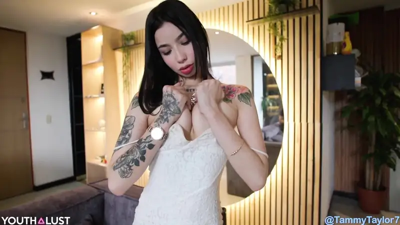 TammyTaylor7 Handles Three Cocks At Once