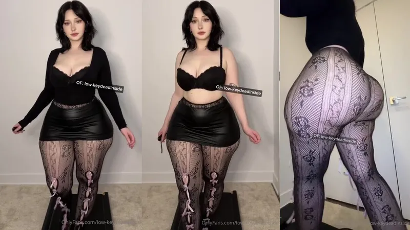 Low Keydeadinside's Treadmill Walk In A Miniskirt